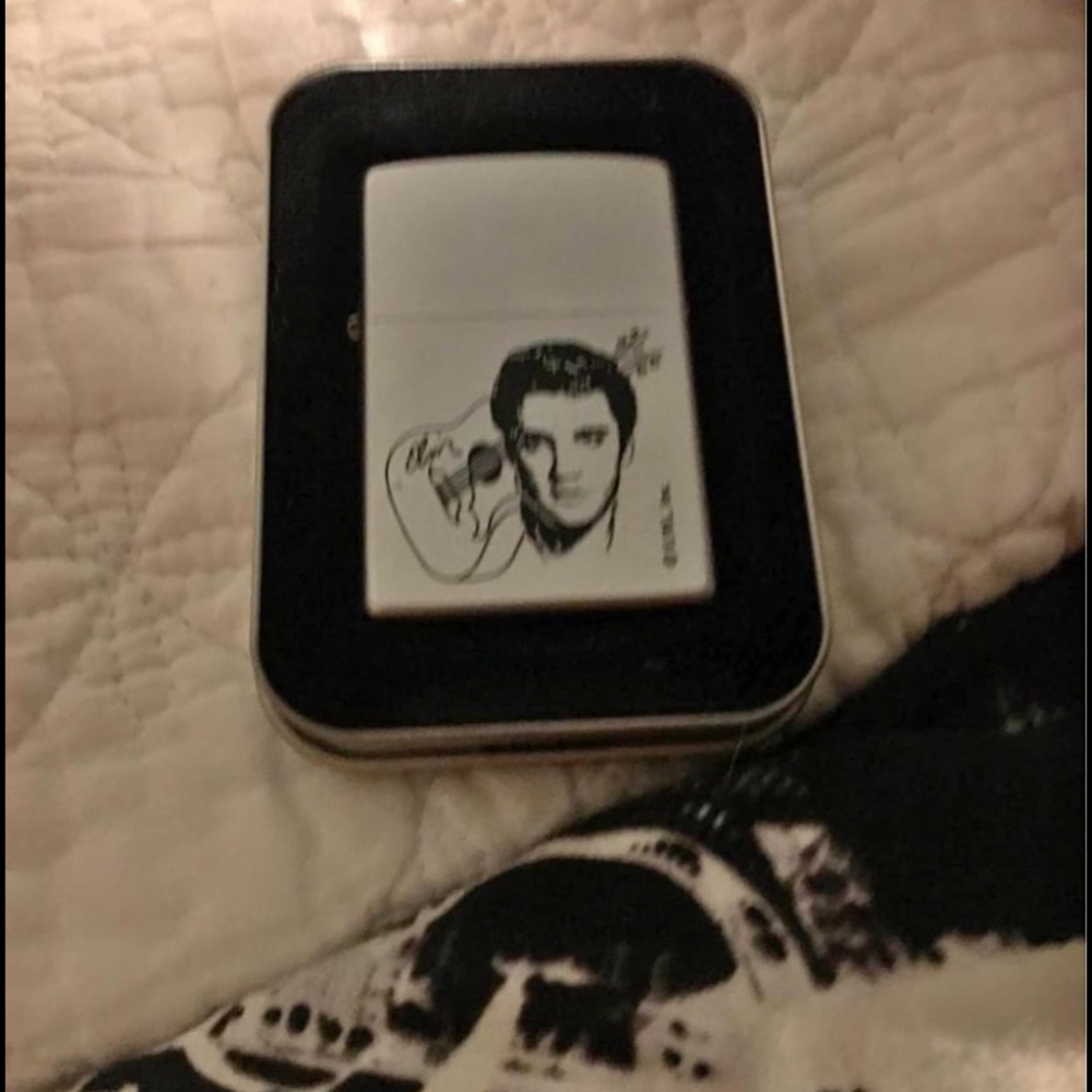 Elvis zippo